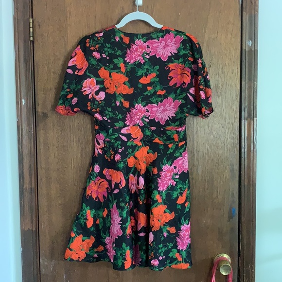 Women’s Small Zara red and pink floral dress - Picture 2 of 5